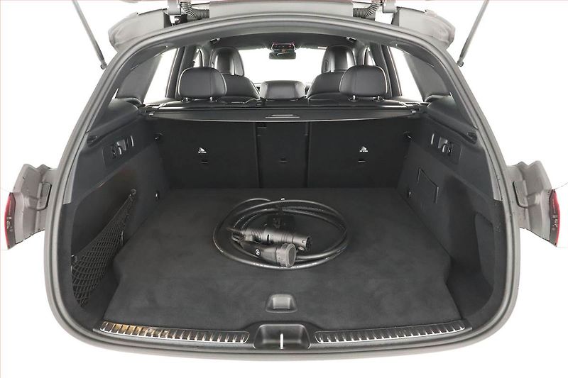 Mercedes-Benz GLC (2026) 300 e 4MATIC, AMG LINE - fotka 31 z 31