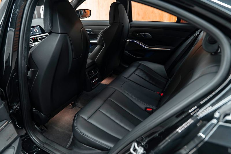 BMW M3 Manuál, Harman/Kardon - fotka 17 z 20