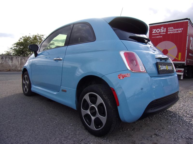 Fiat 500e (2017) 24kWh ATRAKTIVNÍ BARVA+VÝBAVA  - fotka 7 z 20