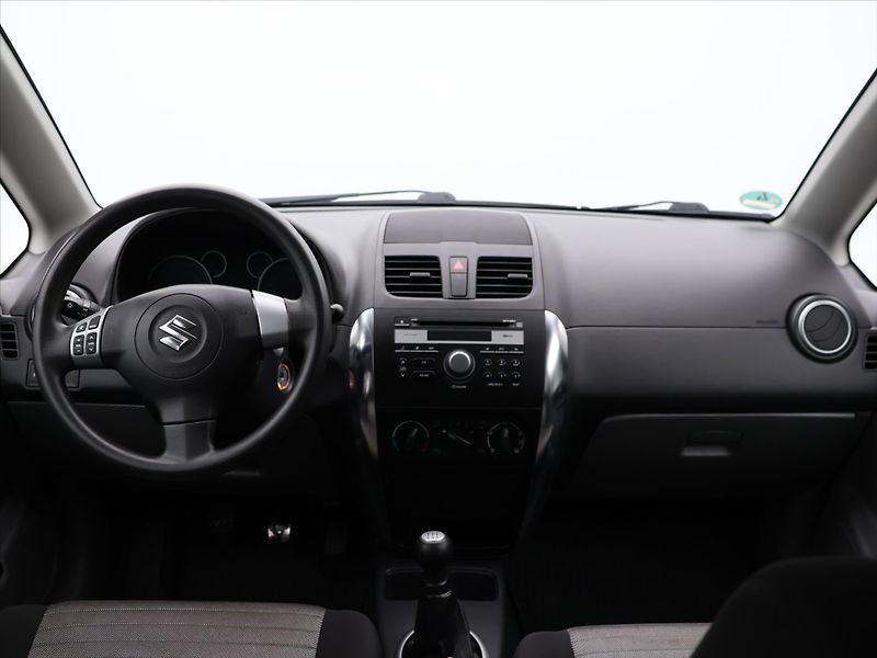 Suzuki SX4 1.6 VVT 88kW 4x4 Klima - fotka 20 z 28
