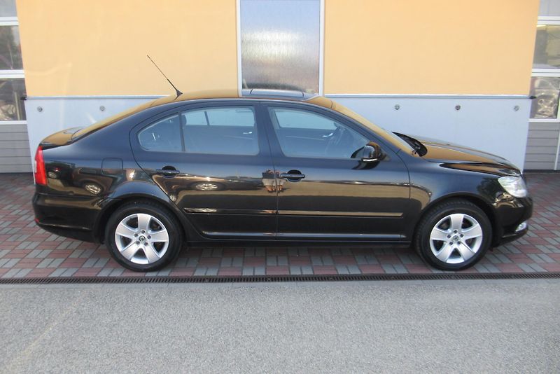 Škoda Octavia 1.4 TSi ELEGANCE EL.ŠÍBR XENON - fotka 3 z 35
