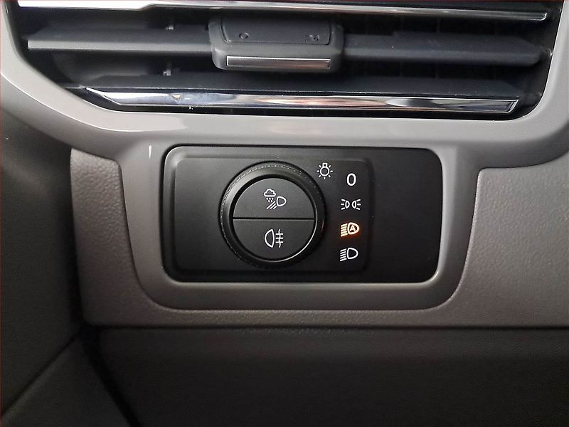 Volkswagen Caravelle (2025) 2.0 TDI 4Motion - fotka 22 z 27