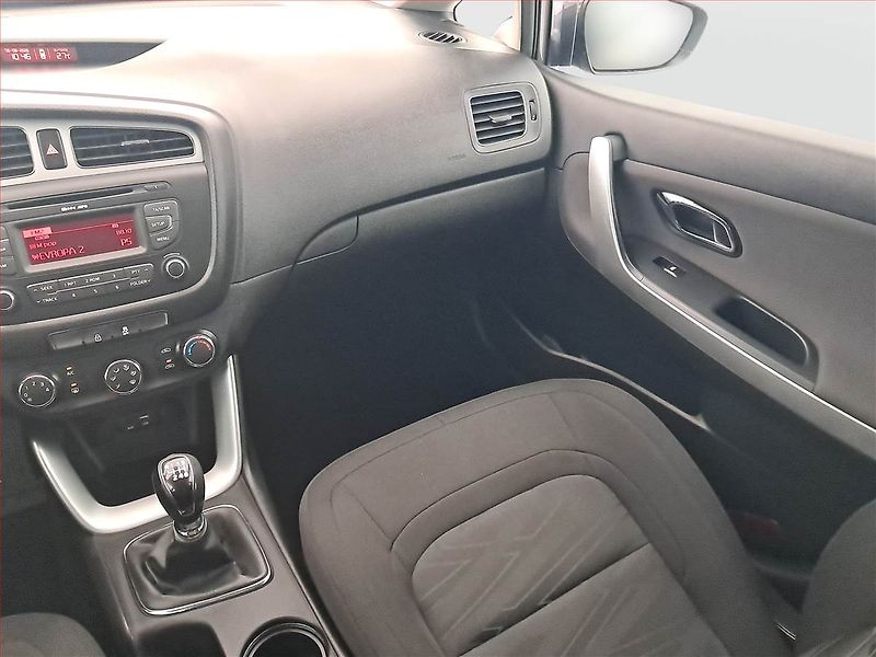 Kia Ceed (2015) 1.6 GDI, ČR,1.maj, Serv.kniha - fotka 8 z 17