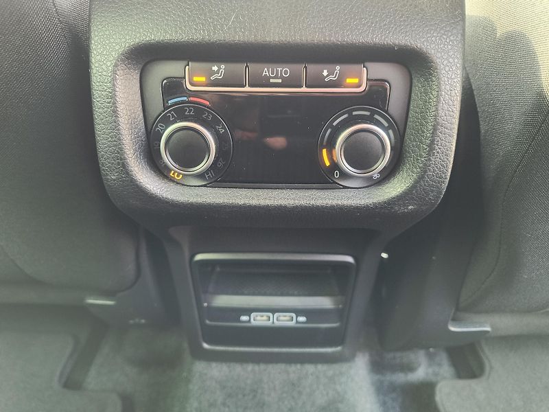 Seat Alhambra (2021) 1.4 TSI DSG 110KW/ NAVI/KAMERA - fotka 21 z 58