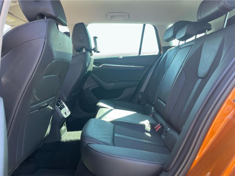 Škoda Octavia COMBI 2.0 TDi DSG 7st. STYLE P - fotka 12 z 25
