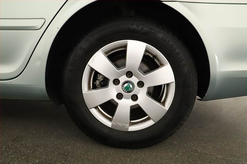 Škoda Octavia (2012) 1.6 TDI, Tempomat - fotka 11 z 13