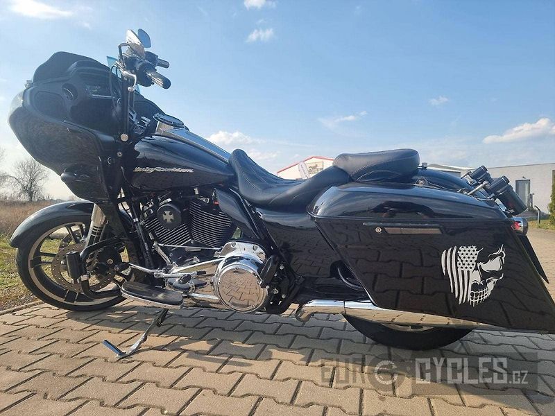 Harley-Davidson FLTR Road Glide (2019) FLTRX Road Glide - fotka 6 z 18