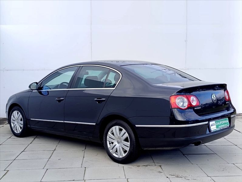 Volkswagen Passat 2,0 TDi Bi-xenon,Kůže,Tempomat - fotka 11 z 30