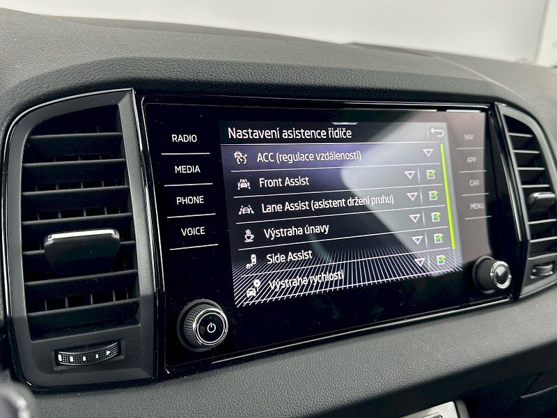 Škoda Karoq (2025) DSG 1.5TSI 110kW SportLine - fotka 14 z 36