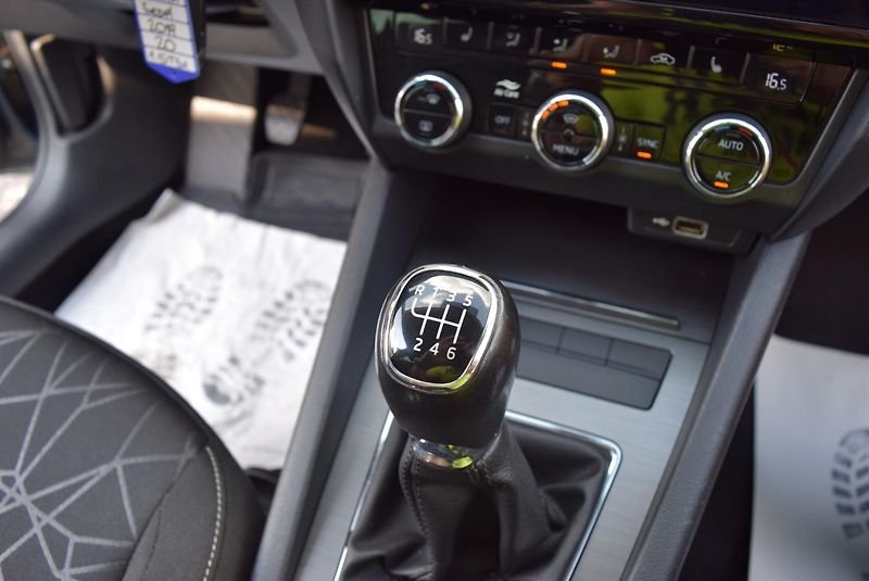 Škoda Octavia (2019) 1.5TSI 110kw CLEVER FULL LED  - fotka 37 z 48