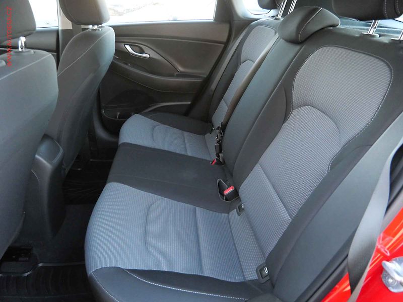 Hyundai i30 (2022) 1.0 T-GDi, ČR, Comfort - fotka 10 z 21