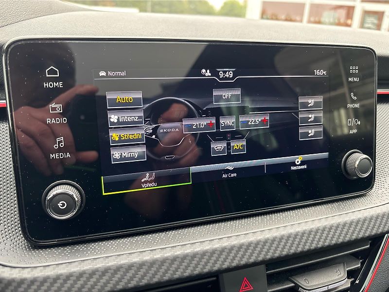 Škoda Scala 1,0 TSI 85 kW MONTE CARLO DSG - fotka 18 z 30