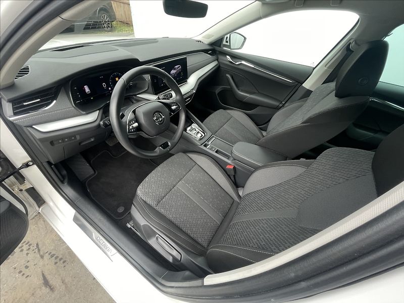 Škoda Octavia 2,0 TDI DSG Style Plus TZ+ACC - fotka 5 z 23