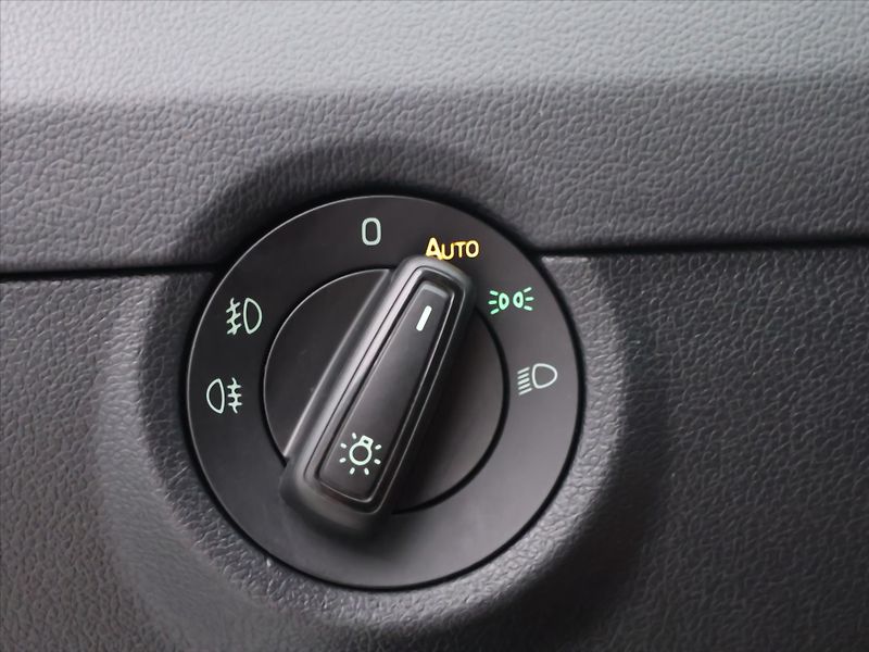 Škoda Octavia 2,0 TDI 110kW DSG Style Virtua - fotka 16 z 37
