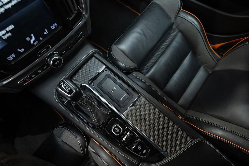 Volvo V90 Cross Country 2.0 140 kW - fotka 16 z 39