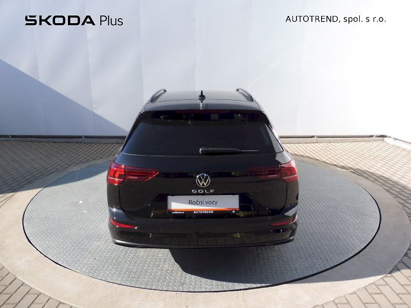 Volkswagen Golf Variant (2026) People 1,5 TSI 85kW - fotka 24 z 26