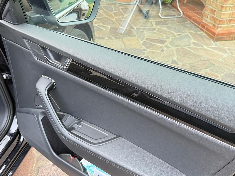 Škoda Superb (2023) III 2.0 TSI L&K 206KW 4x4  - fotka 16 z 23