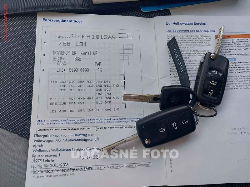 Volkswagen Transporter (2015) 2.0TDi 9míst, 103kW, AC, TZ - fotka 16 z 19