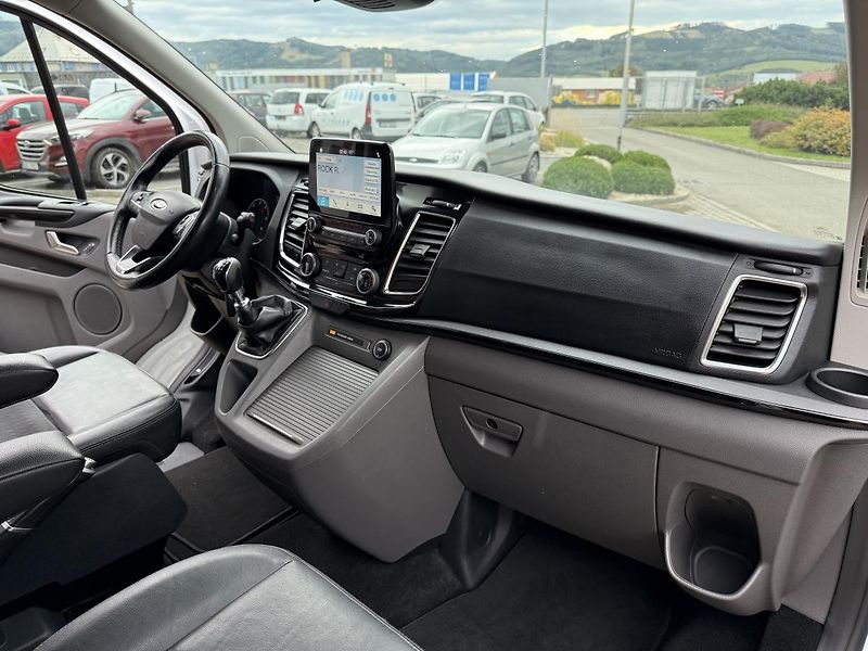 Ford Tourneo Custom (2018) SPORT - 2,0TDCi - 125kw - fotka 20 z 69