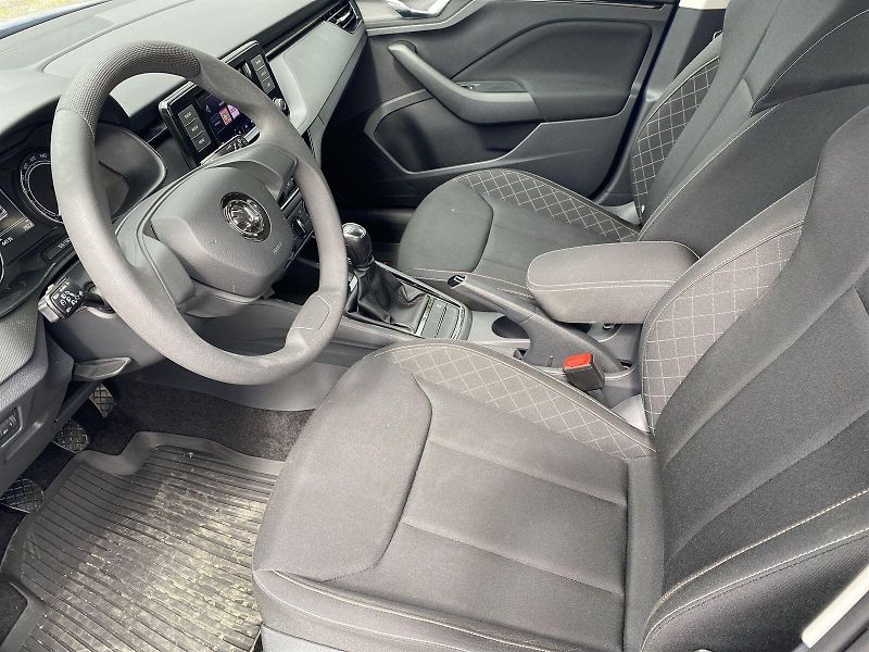 Škoda Kamiq (2022) 1.0 TSI Ambition - fotka 7 z 32