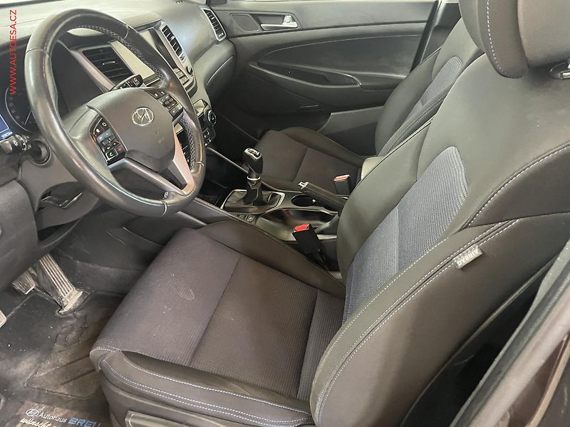 Hyundai Tucson (2016) 1.6 T-GDi, AC, kamera - fotka 9 z 17