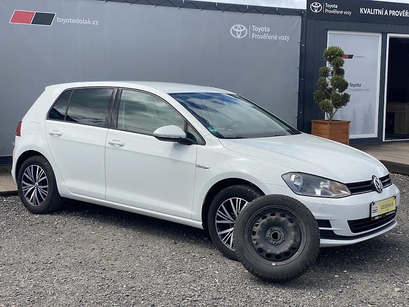 Volkswagen Golf 1.2TSi, Cup, 2x kola - fotka 1 z 28