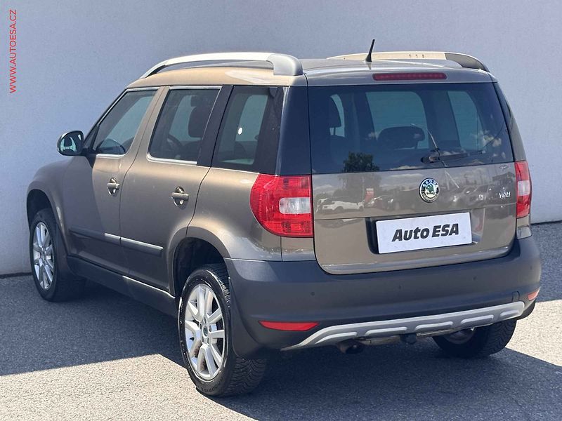 Škoda Yeti (2011) 1.2TSi, AC, výhřev sed. - fotka 4 z 13