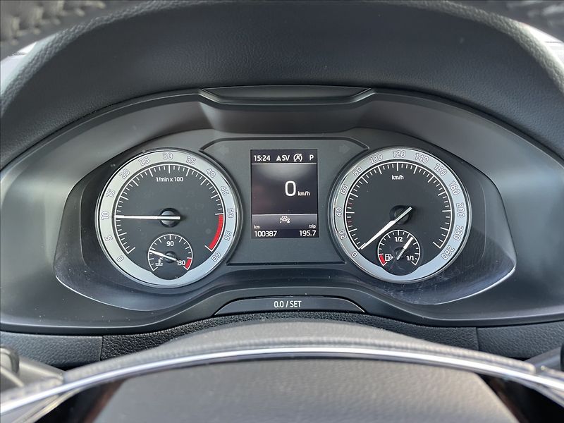 Škoda Karoq 2,0 TDI 110KW DSG 4X4 STYLE - fotka 11 z 29