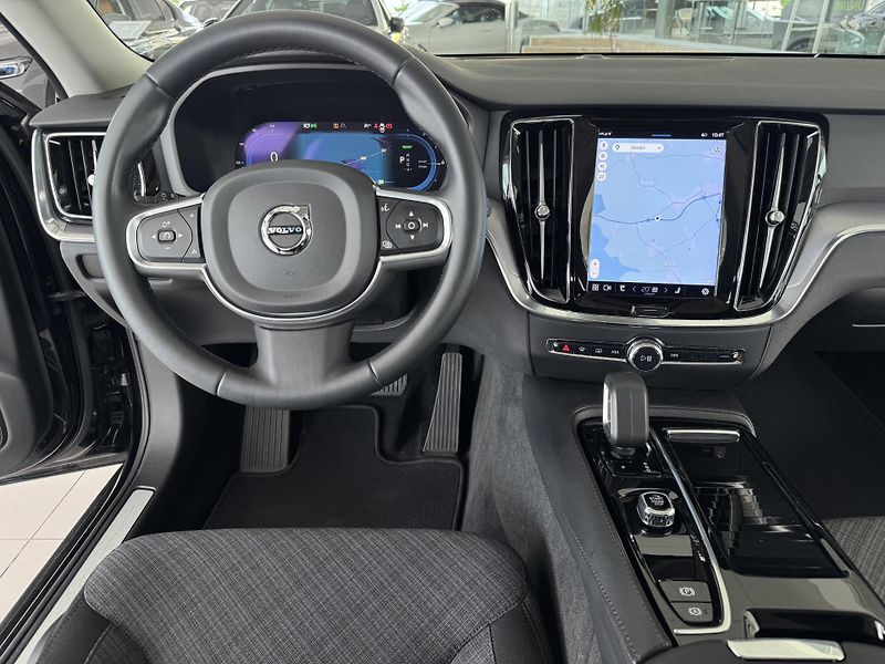 Volvo V60 T6 AWD Recharge*REZERVACE! - fotka 12 z 38