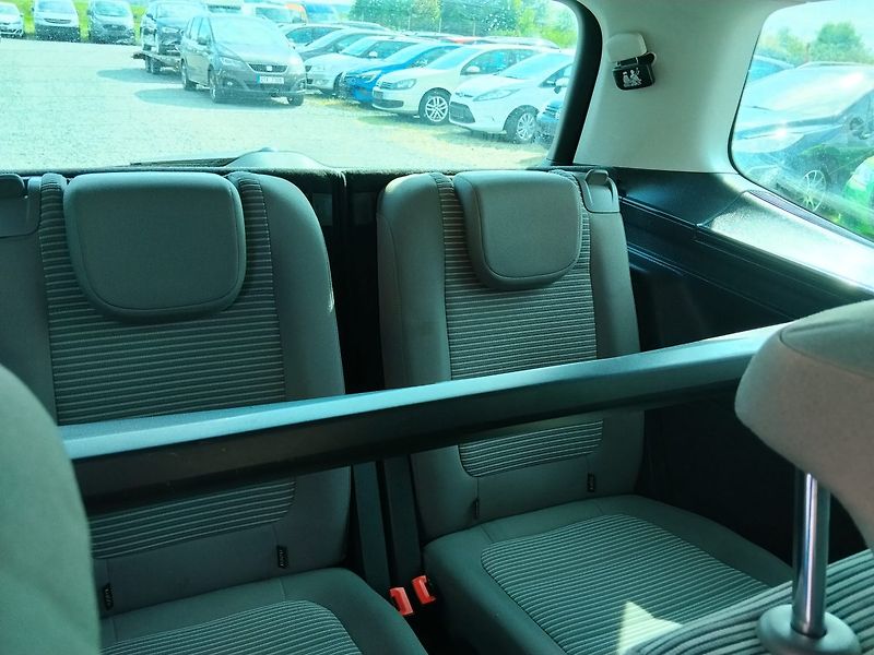 Seat Alhambra (2013) - fotka 23 z 45