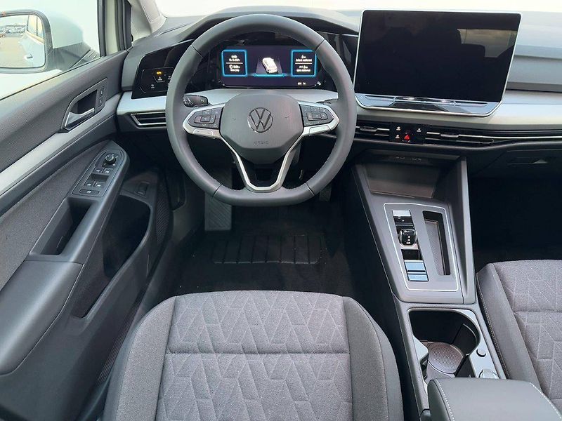 Volkswagen Golf (2026) People 7DSG 1,5eTSI - fotka 6 z 9