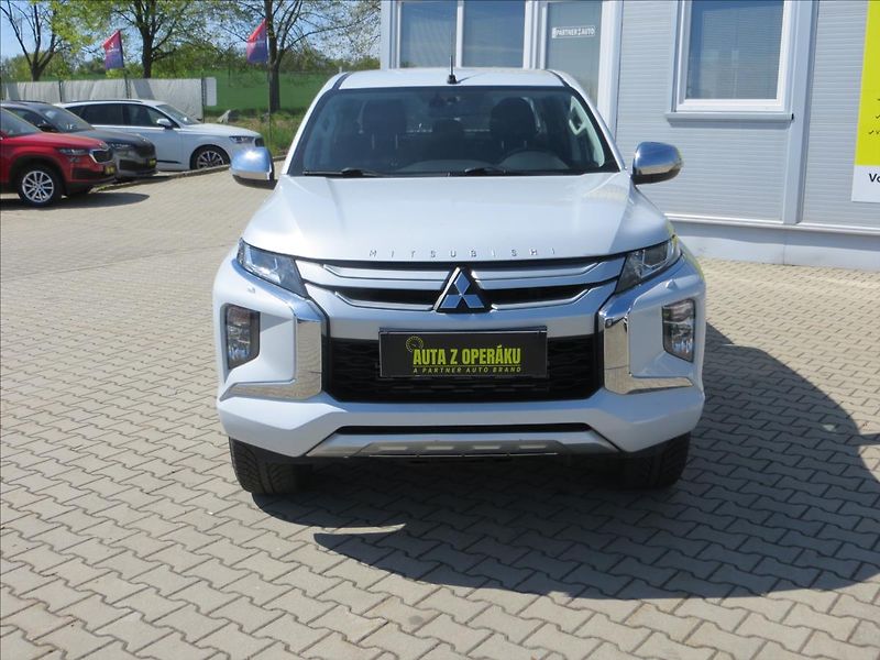 Mitsubishi L200 2,3 DI-D INTENSE 4WD AUT - fotka 2 z 23