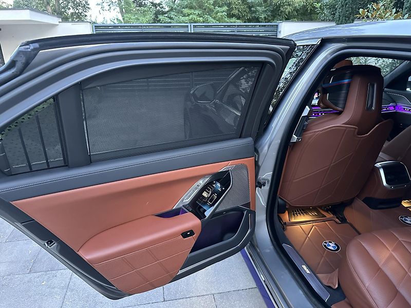 BMW Řada 7 (2024) 750e xdrive - fotka 11 z 19