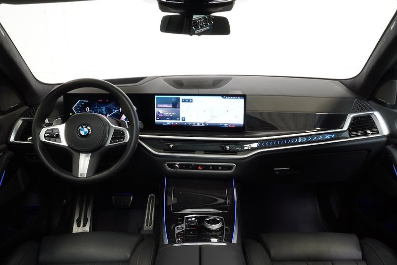 BMW X7 Xdrive40i,Mpaket,ČR,Iconic-G - fotka 30 z 49