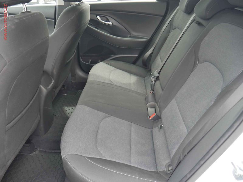 Hyundai i30 (2022) 1.5 T-GDi, 1.maj,ČR, Navi - fotka 10 z 23