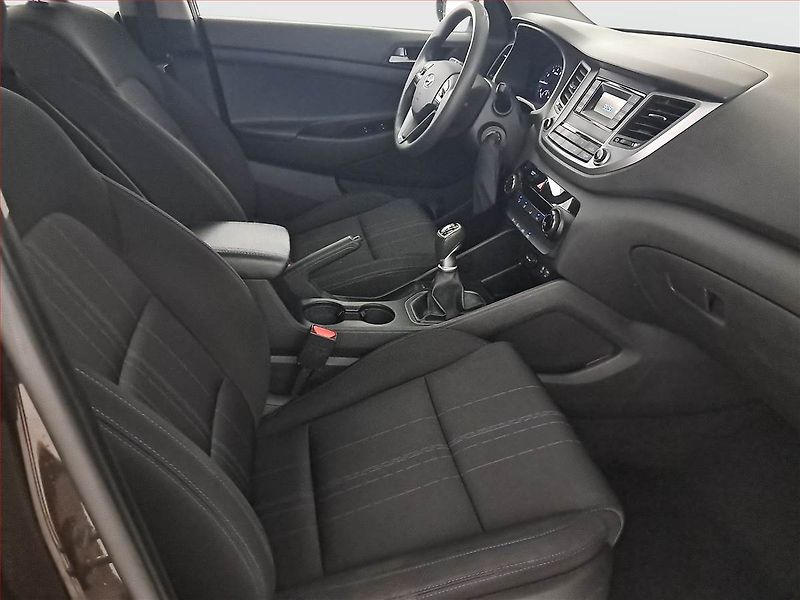 Hyundai Tucson (2016) 1.6 GDI, Park. senzory - fotka 9 z 19