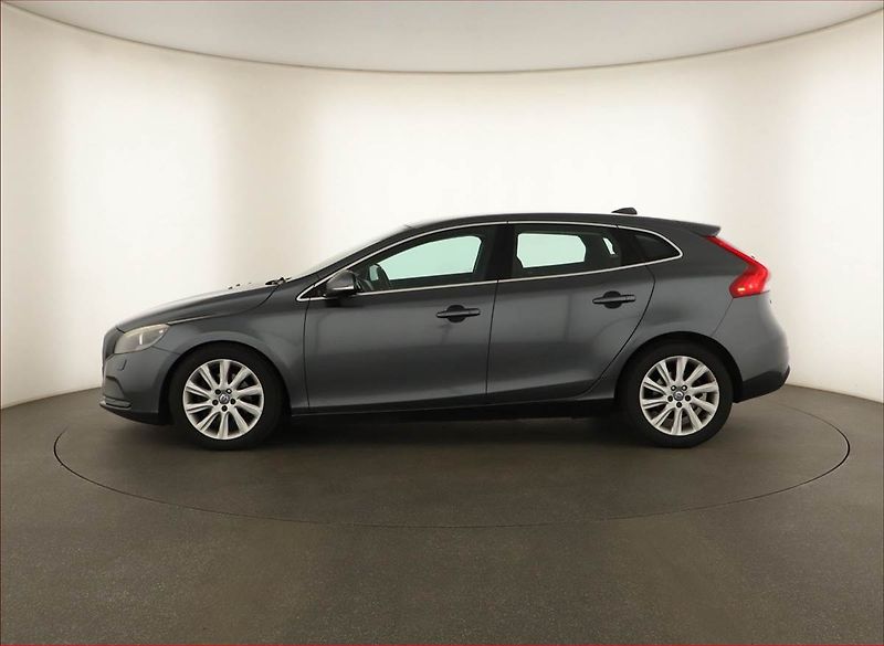 Volvo V40 (2014) 1.6 D2, Automat, Xenony - fotka 3 z 14