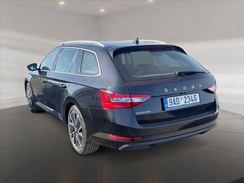 Škoda Superb 2,0 TDI Style DSG - fotka 4 z 11