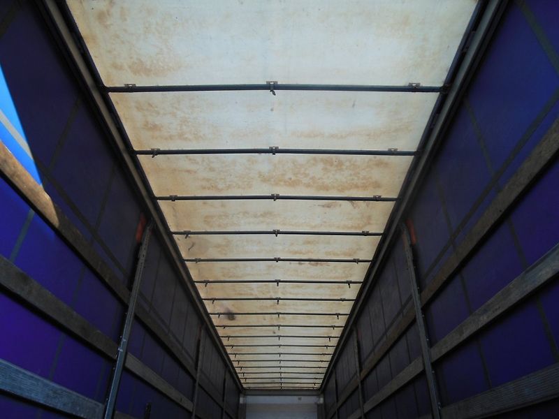 Schmitz SCS 24/L, Zvedací náprava - fotka 14 z 17