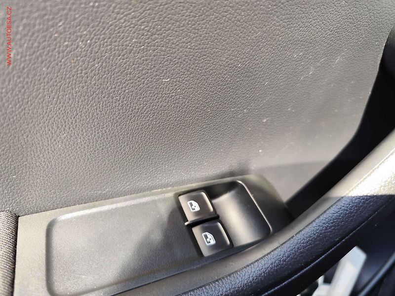 Škoda Fabia (2016) 1.2 TSI, ČR, servis.kniha, AC - fotka 15 z 18