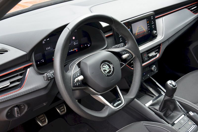 Škoda Kamiq (2024) 1.5 TSI 110 KW Monte Carlo - fotka 8 z 25