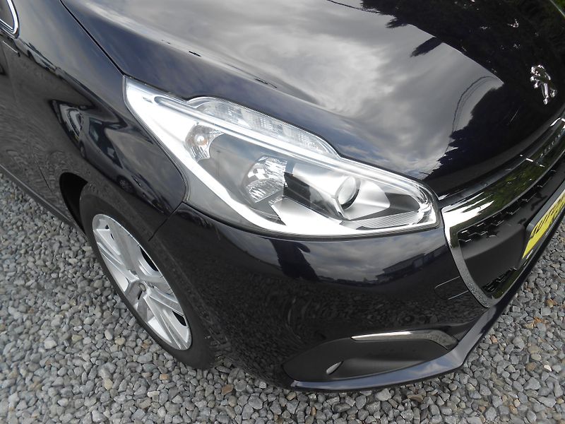 Peugeot 208 NAVIGACE,CHROM,LED!! - fotka 13 z 42