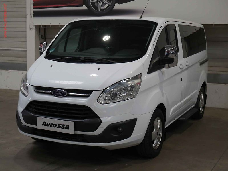 Ford Tourneo Custom (2016) 2.2TDCi, Limited, 114kW - fotka 3 z 20