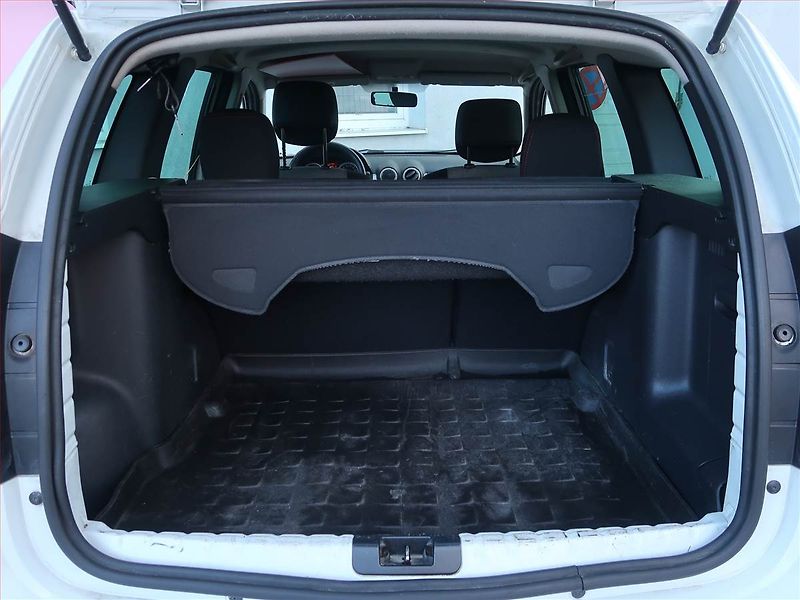 Dacia Duster (2013) 1.6 16V - fotka 13 z 15