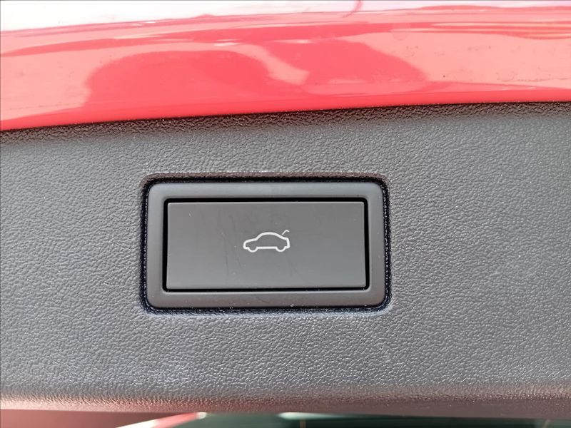 Volkswagen Tiguan 2,0 TDi 142kW 7DSG 4Motion R-L - fotka 14 z 39