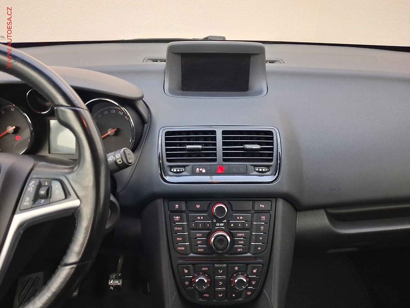 Opel Meriva (2011) 1.4i, ČR, AC, tempo, park - fotka 12 z 17