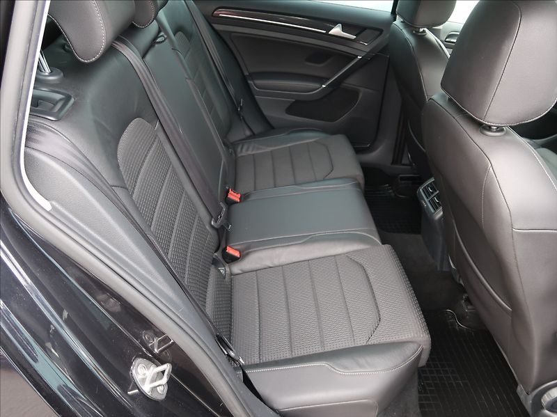Volkswagen Golf 1,4 TSi,103kW,1majČR,Aut.klima - fotka 18 z 23