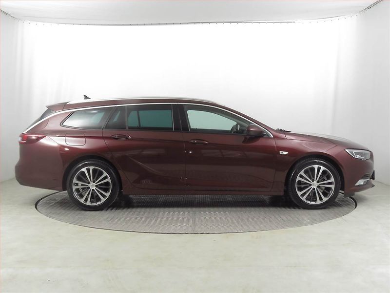 Opel Insignia (2019) 2.0 CDTI, 4X4, Navi, Tempomat - fotka 6 z 22