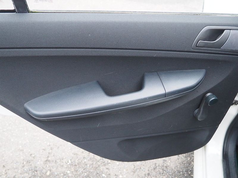 Škoda Fabia (2007) 1.4i, 1. Maj ČR - fotka 11 z 36