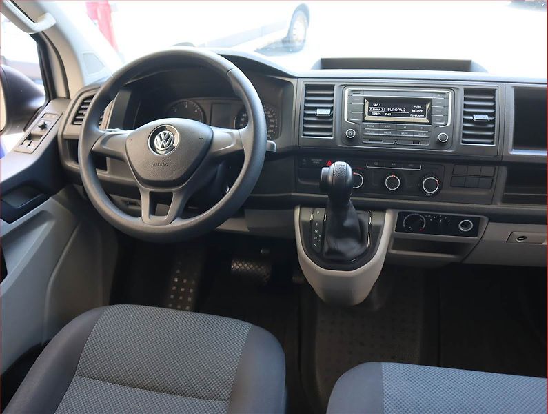 Volkswagen Transporter (2019) 2.0 TDI, Bus, 9Míst - fotka 7 z 18